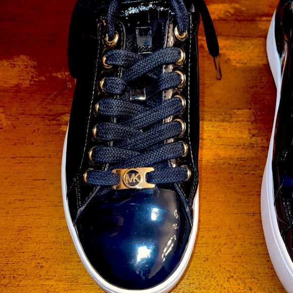 Michael Kors patent leather Sneakers - Picture 2 of 6